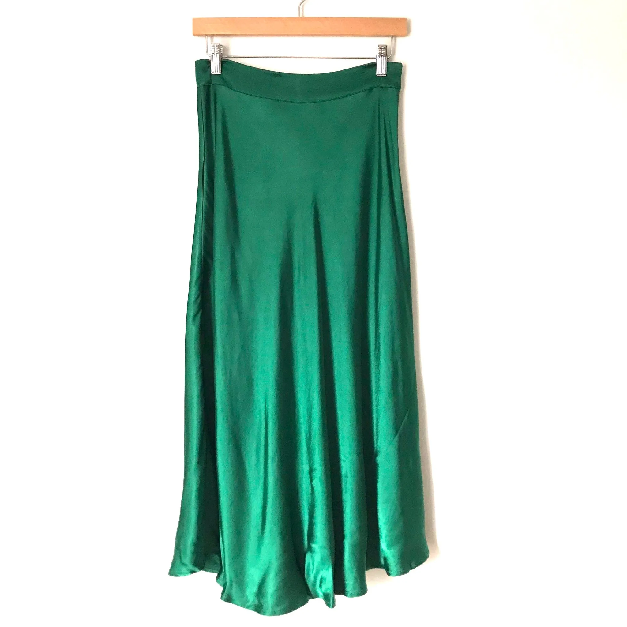 DO BE Green Satin Skirt- Size M