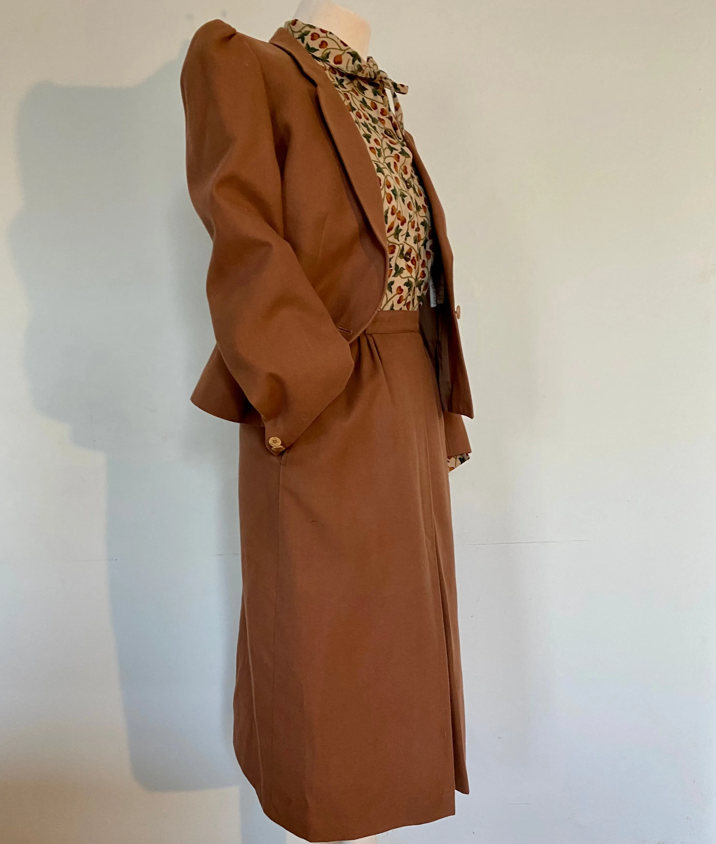 Early Next fawn skirt suit size small