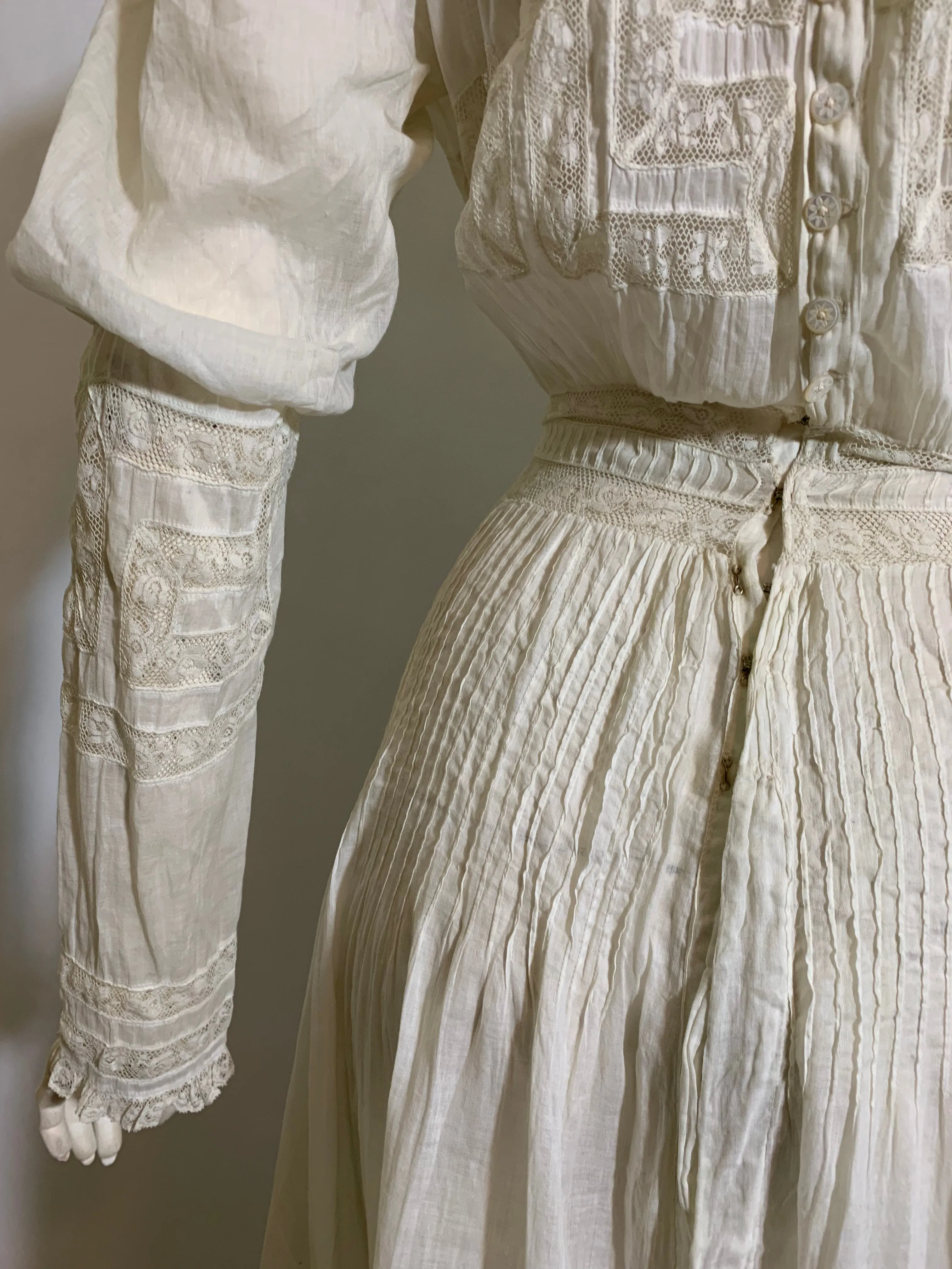 Sweet White Lawn Cotton Pin Tucked Lace Trimmed Garden Party Dress circa 1890s