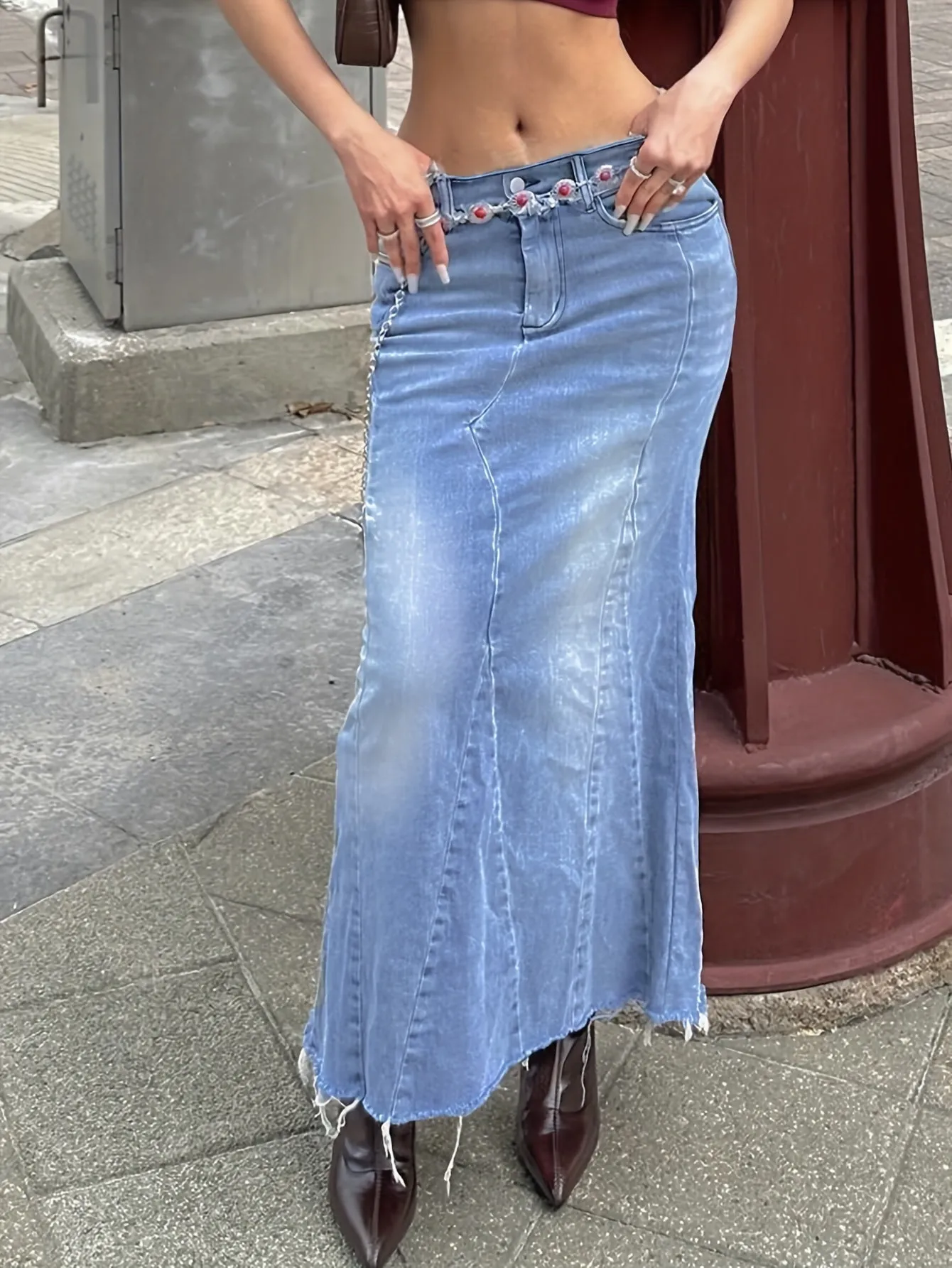 Women's Street Style Denim Maxi Skirt With Frayed Hem, Chain And Button Details, Casual Jean Fashion For Fall